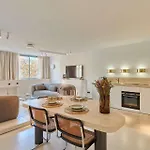 Sublim Apartment Montaigne-Eiffel Tower